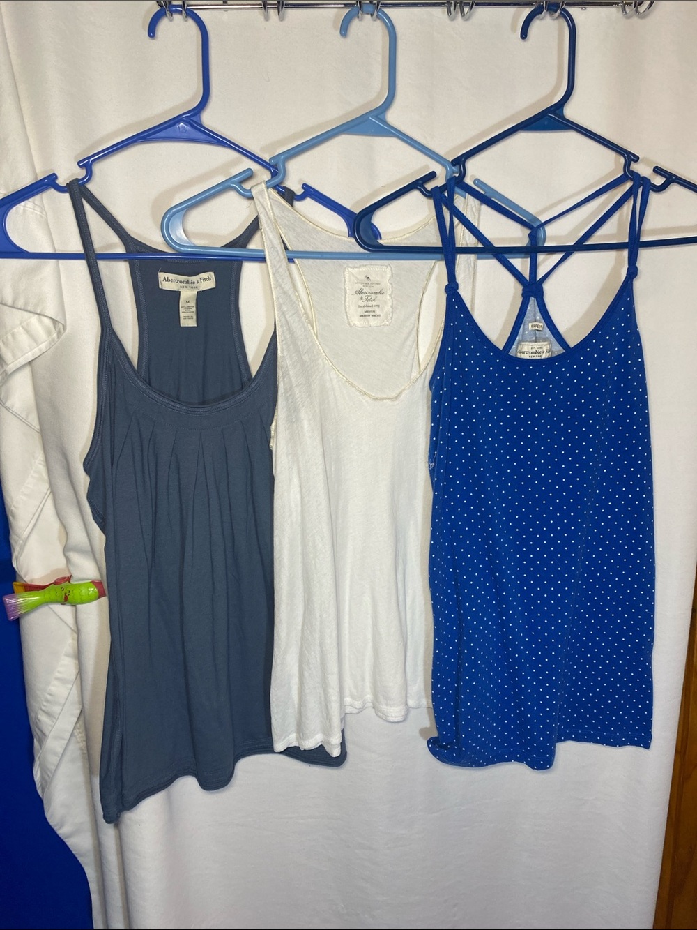Abercrombie and Fitch Size Medium Layering/Tank Tops Y2K - Picture 3 of 10